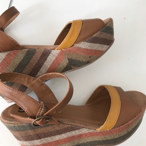 Fabric Wrapped Platform Wedges - Picture 13 of 13
